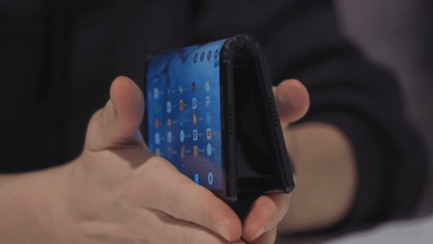 Os telefones dobráveis salvarão a indústria de smartphones? Os telefones dobráveis salvarão a indústria de smartphones?