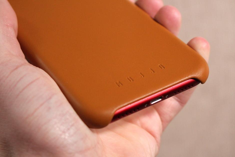 Mujjo iPhone XR Case Review - Good-Looking Protection Mujjo iPhone XR Case Review - Good-Looking Protection