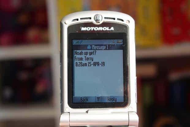 Motorola RAZR V3 Review - 2004's Best Phone In 2019 Motorola RAZR V3 Review - 2004's Best Phone In 2019