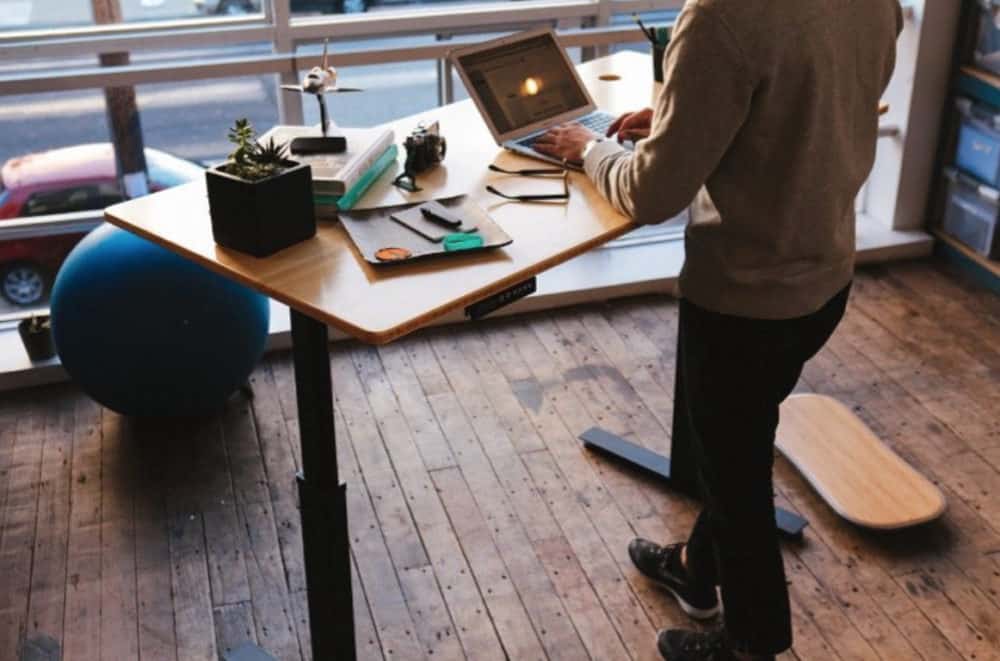 Best iMac Stands Money Can Buy: My #1 Picks For 2021… best-standing-desk