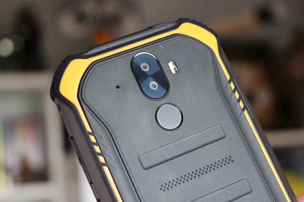 Doogee S40 Review - Rugged And Cheap, But Not Much Else