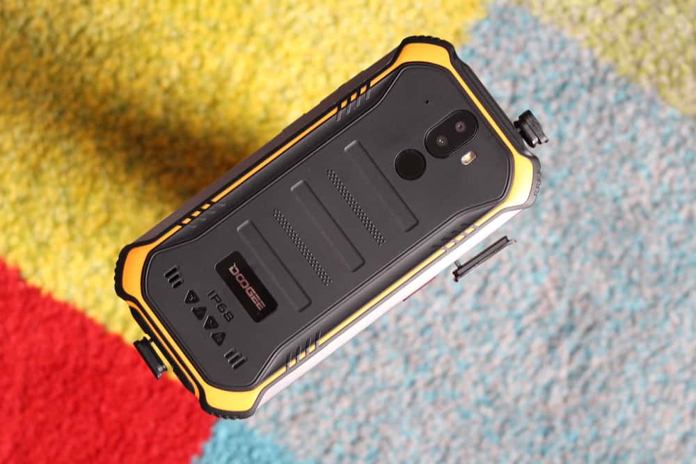 Doogee S40 Review - Rugged And Cheap, But Not Much Else