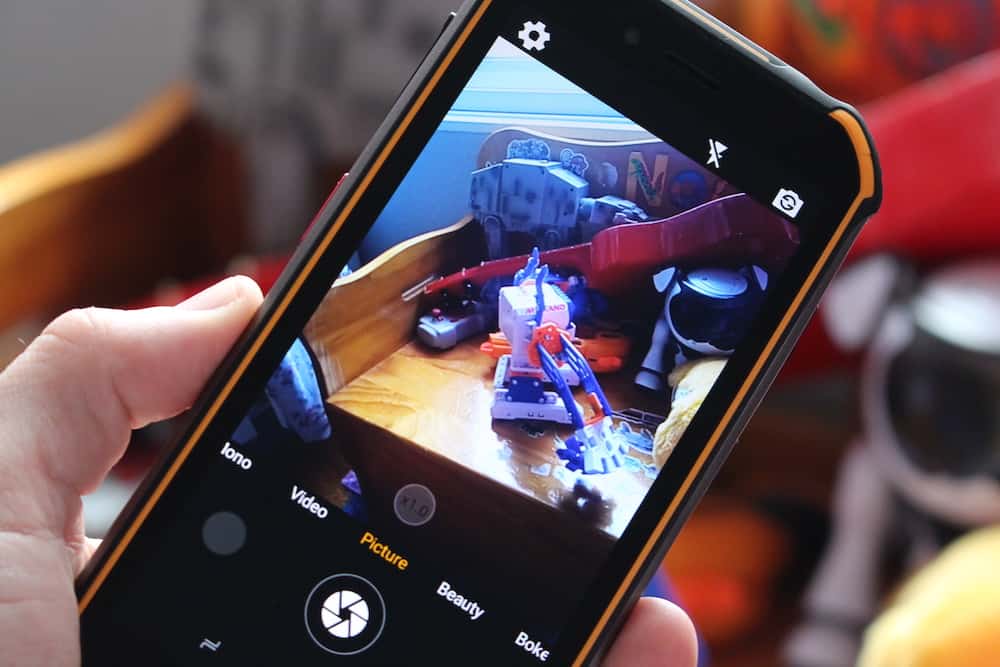 Doogee S40 Review - Rugged And Cheap, But Not Much Else