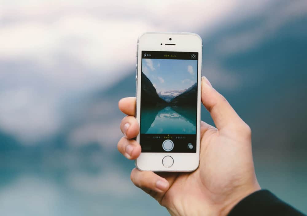 Should You Buy The iPhone 5s In 2021? PROS & CONS... Should You Buy The iPhone 5s In 2020? PROS & CONS - 1