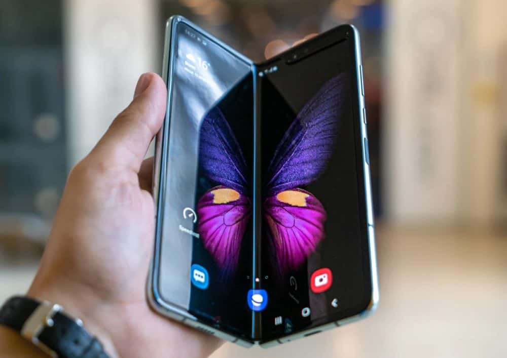 Les téléphones pliables en valent-ils vraiment la peine? Pas avant 2022 ... téléphones pliables en vaut la peine