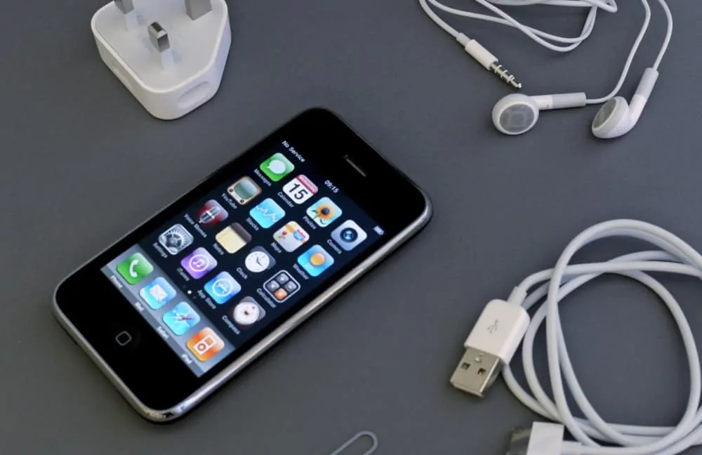 The Rise And (Spectacular) Fall of BlackBerry... iphone 3gs