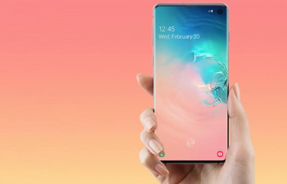 Самсунг смартфоны 2020 года модели. Предложение на самсунг. Samsung Galaxy s10 лежит. Samsung Galaxy s23 вся линейка. Samsung Galaxy s22 в руке.