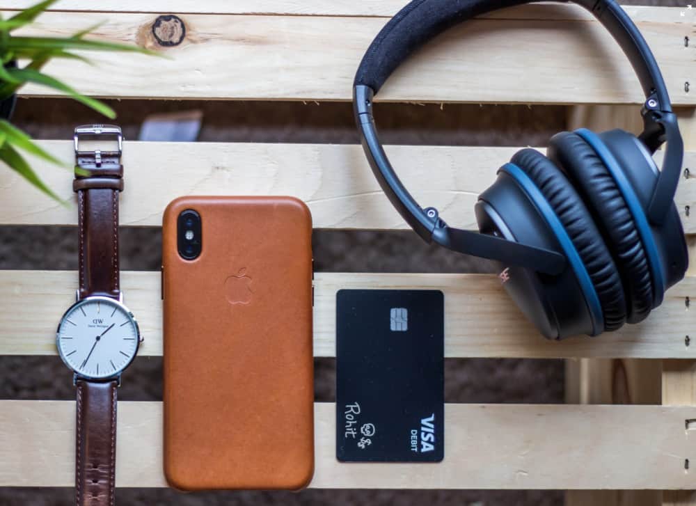 The #1 Best iPhone 8 Headphones (That AREN’T AirPods) best iphone 8 headphones-1