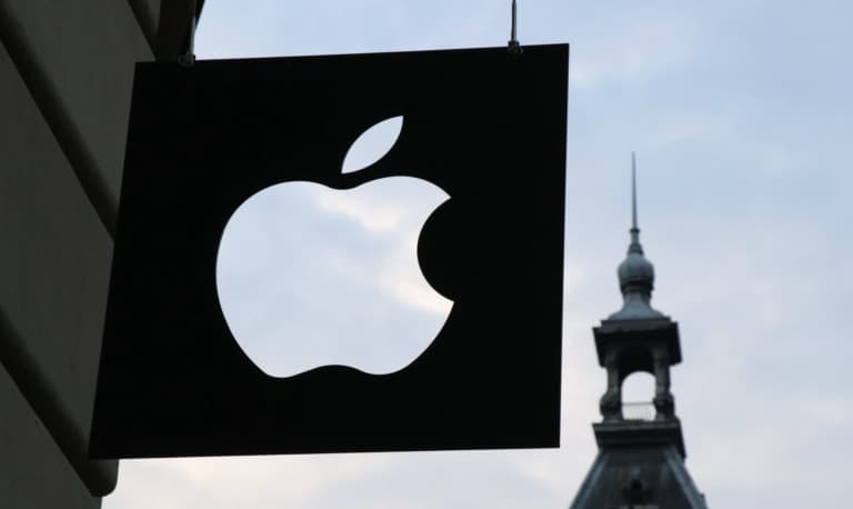 what-does-apples-iphone-warranty-include