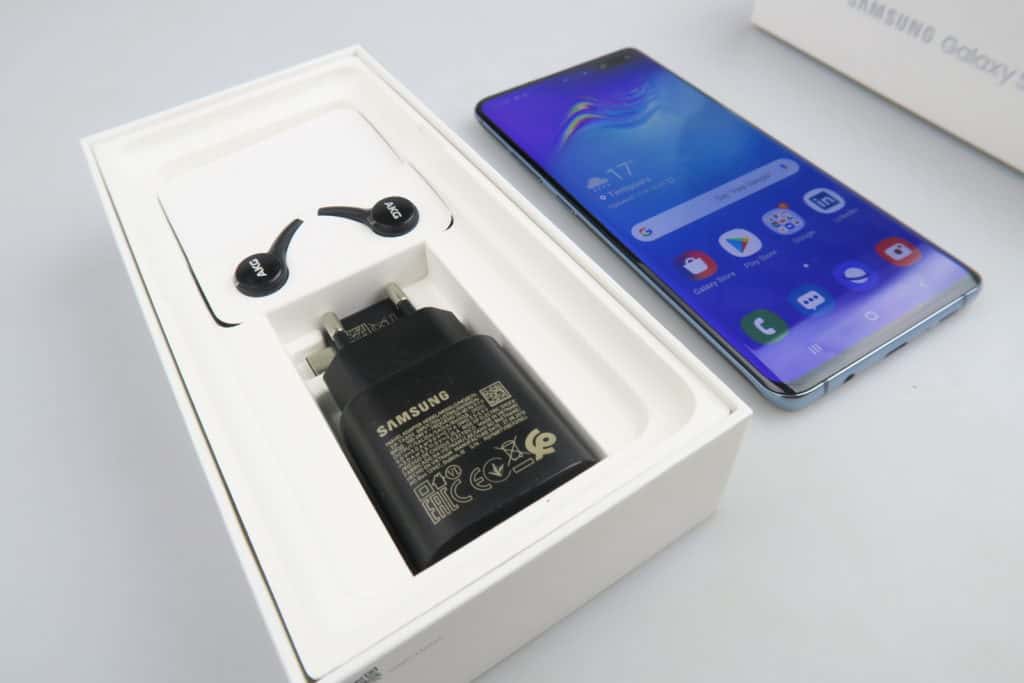 Galaxy S10 box
