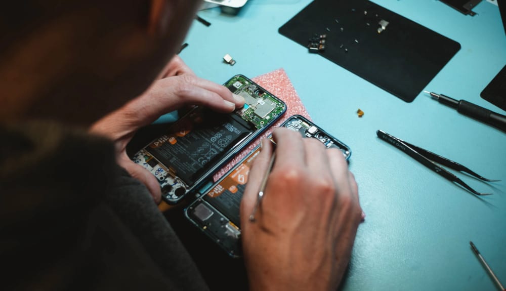 how-to-recover-data-from-android-phone-with-cracked-broken-display-1