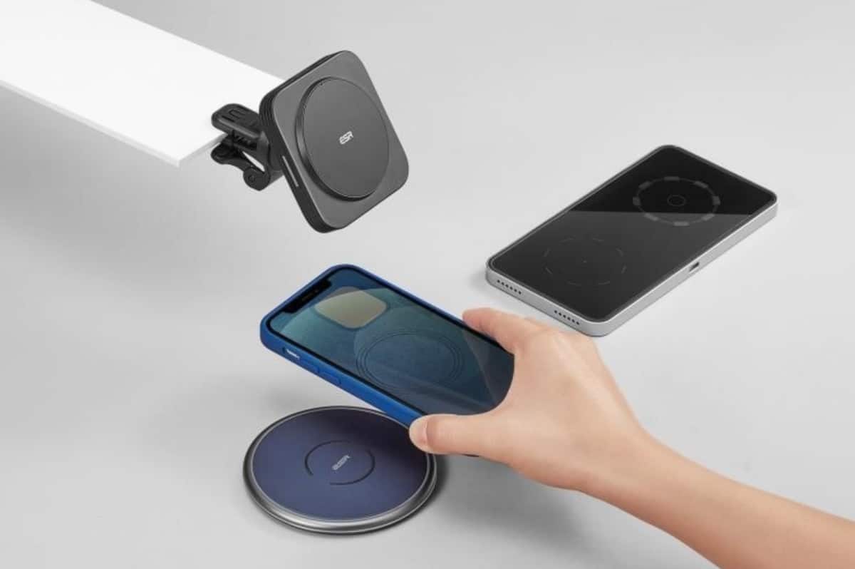 ESR Launches World's First MagSafe Wireless Charging Car Mount ESR HaloLock System