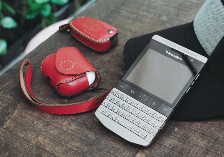 8 Mobile Phones With Buttons | QWERTY & T9 Options
