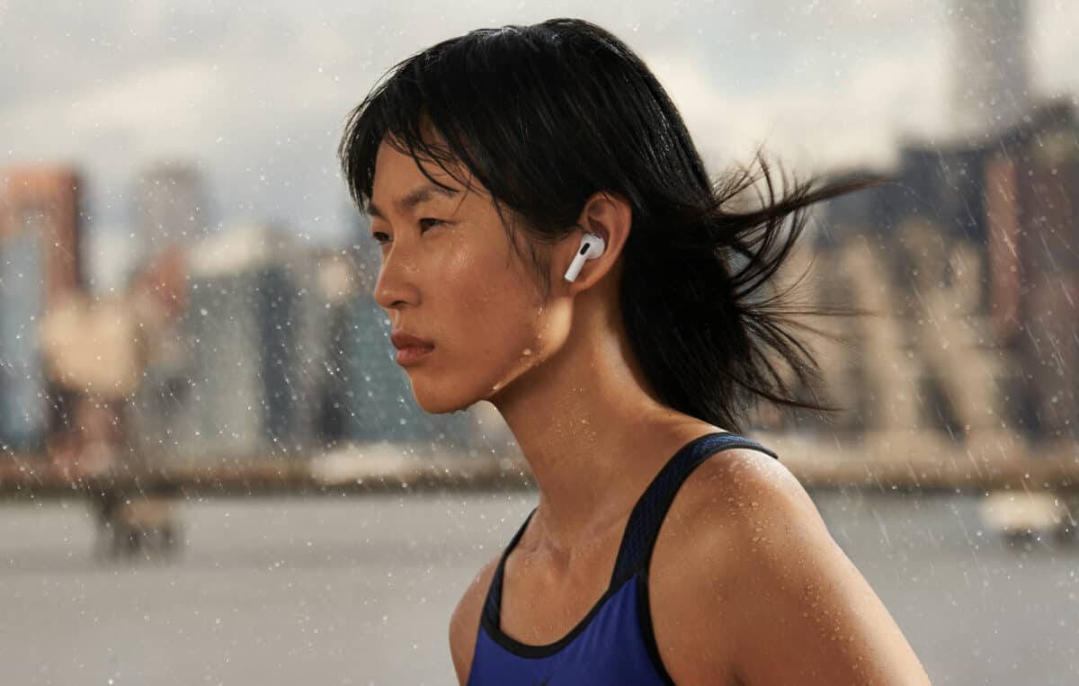 AirPods 2 vs AirPods 3: What’s The Difference? AirPods 3 Waterproof