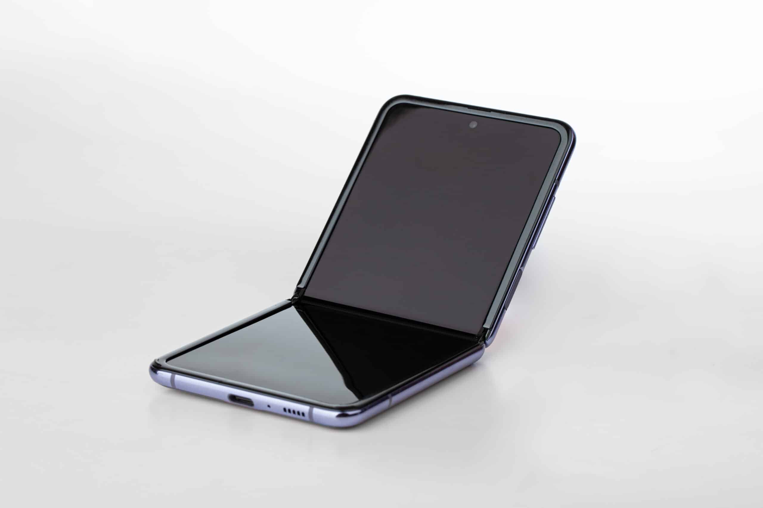 Flip Phone Case - How to Protect Samsung Z Flip and Other Flip Phones? Flip Phone Case - How to Protect Samsung Z Flip and Other Flip Phones?