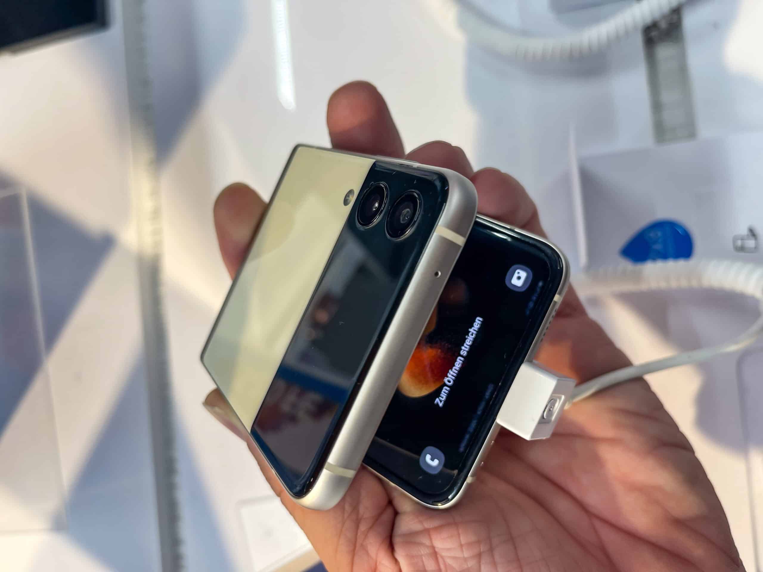 Flip Phone Case - How to Protect Samsung Z Flip and Other Flip Phones?