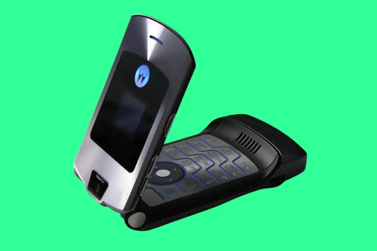 Classic Icons: The Motorola Razr V3 Era – A Brief History... Motorola Razr V3 Design
